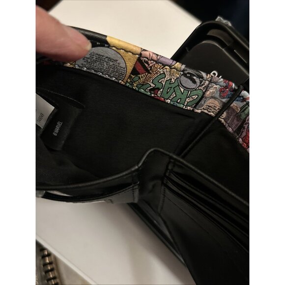 Marvel Men's Bifold Wallet Spiderman w/ collectors Tin comic style NWT red blue - Picture 8 of 15